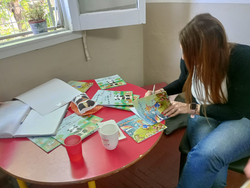 Grupo de personas en un encuentro de lectura